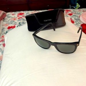 Tom Ford Polarized lenses Sunglasses with case made in Italy